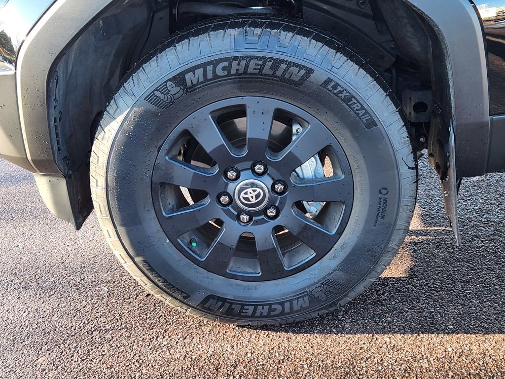 Used 2024 Toyota Land Cruiser image 10