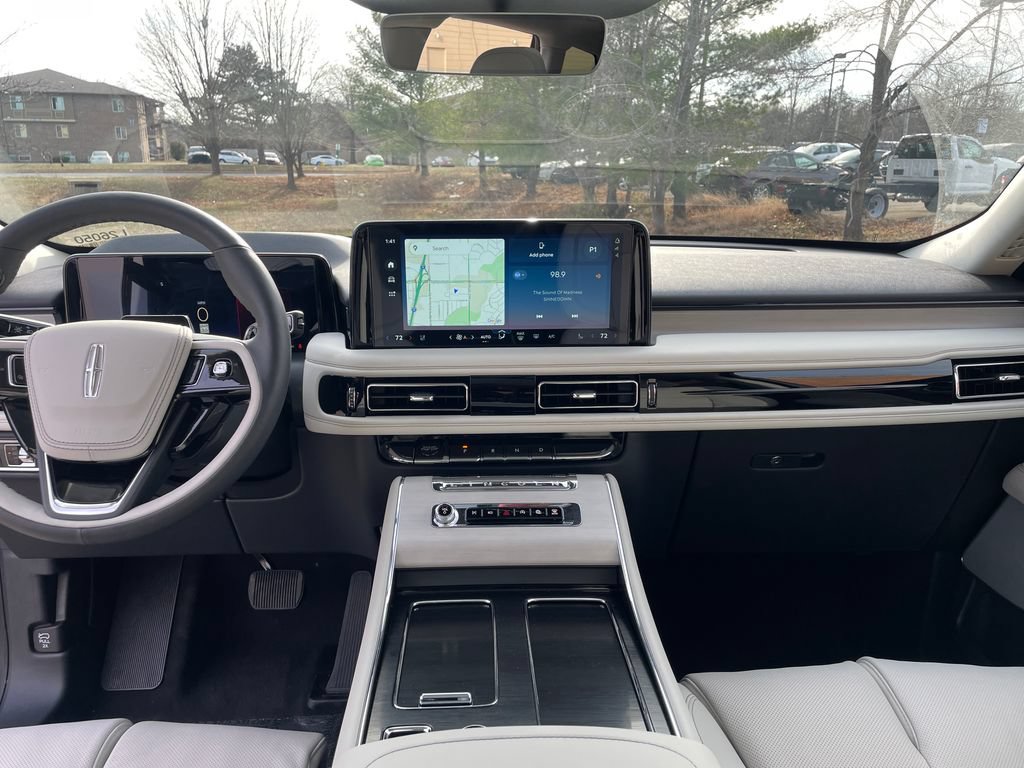 New 2026 Lincoln Aviator Reserve AWD/4WD image 8