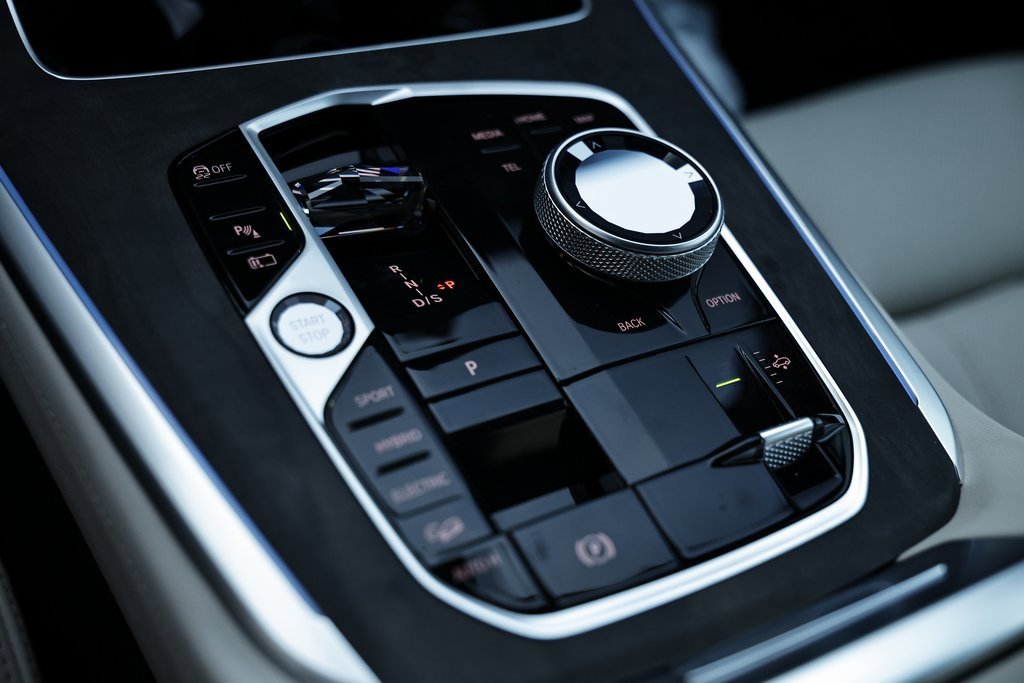 New 2026 BMW X5 xDrive50e w/ Executive Package image 39