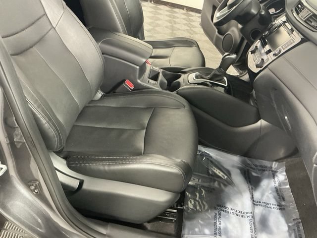 Used 2018 Nissan Rogue SL AWD/4WD image 14