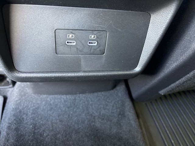 Used 2025 Nissan Rogue SV w/ SV Premium Package image 32