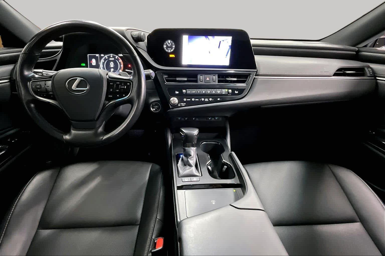 Used 2025 Lexus ES 300h w/ Premium Package FWD image 16