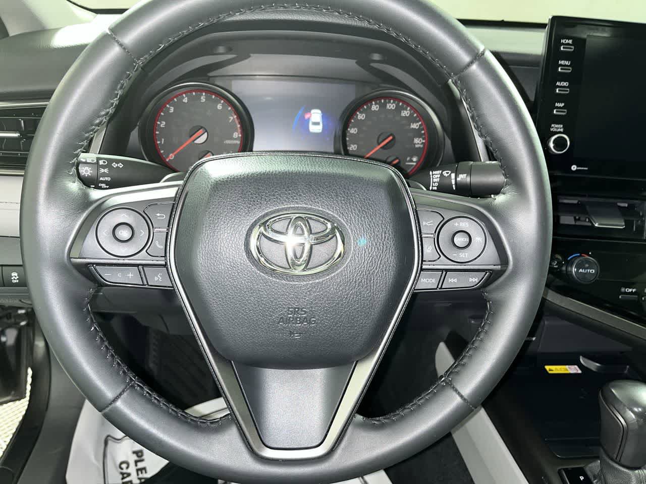 Used 2022 Toyota Camry XSE FWD image 16