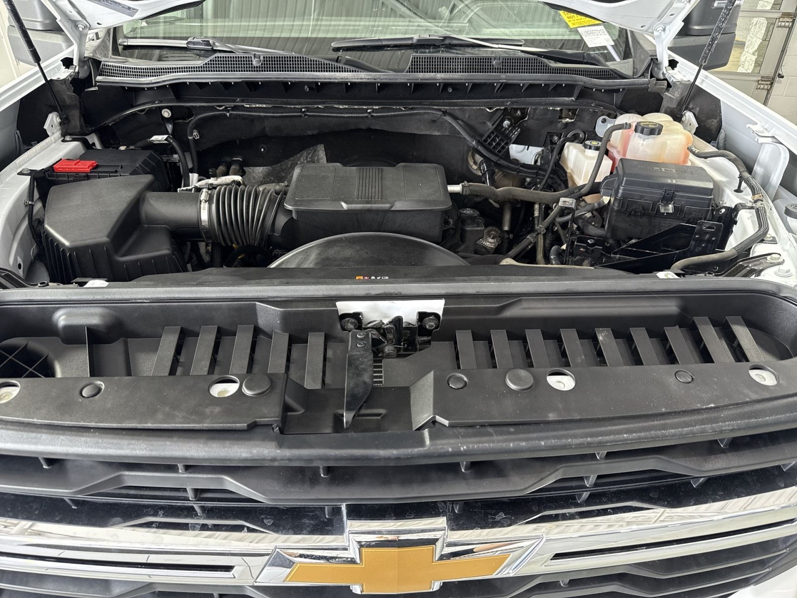 Used 2024 Chevrolet Silverado 2500 LT AWD/4WD image 29