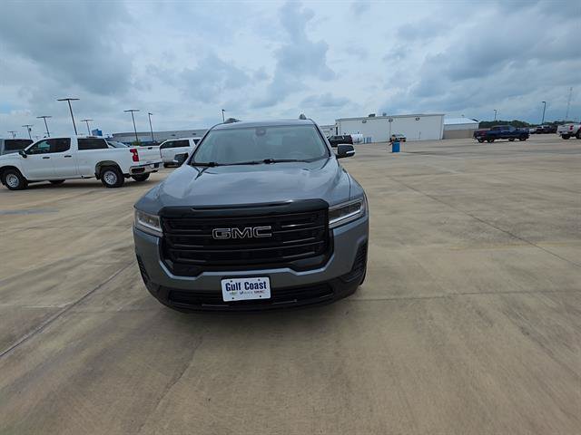 Used 2022 GMC Acadia SLE w/ Driver Convenience Package FWD image 2
