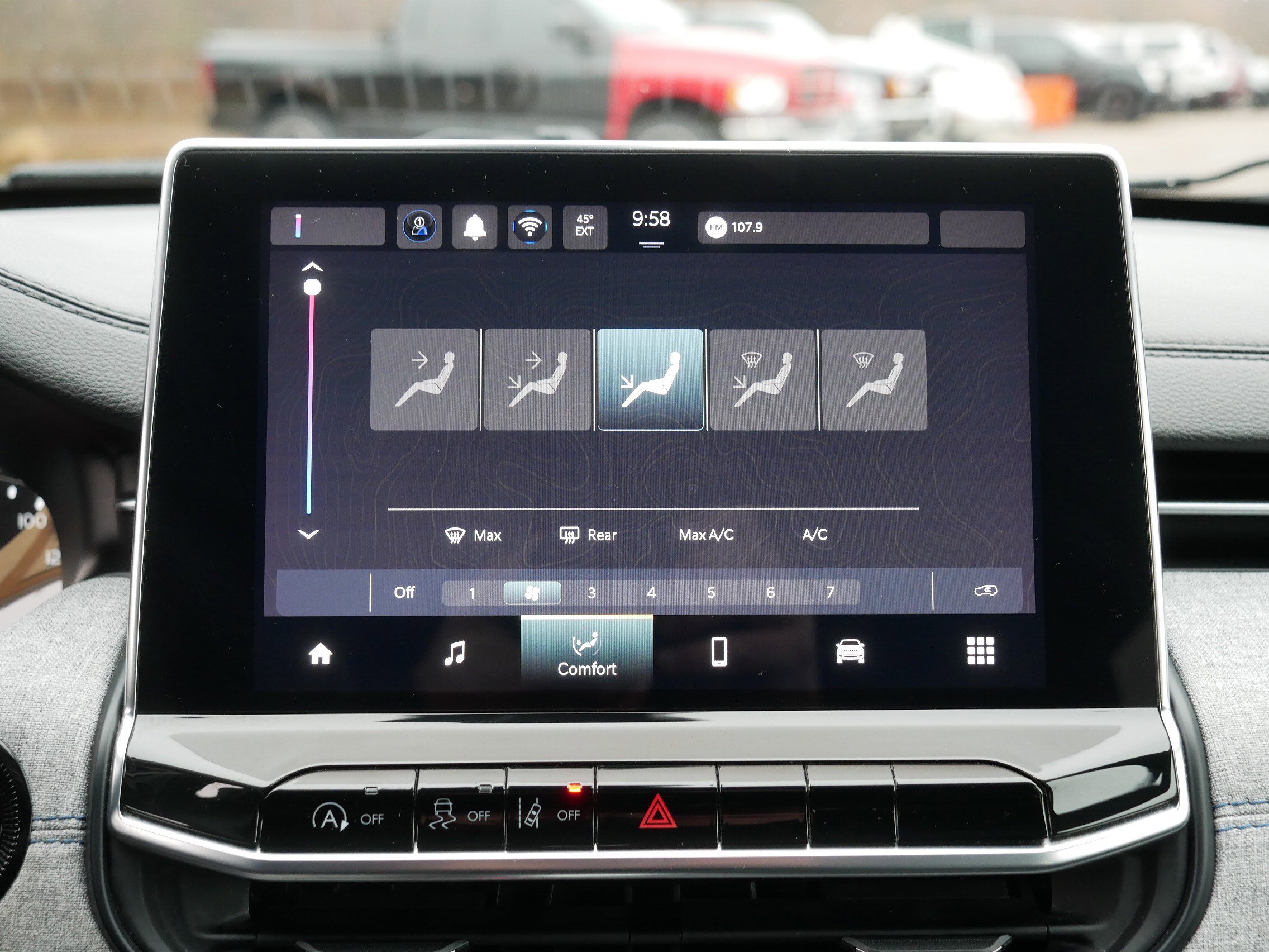 Certified 2024 Jeep Compass Latitude image 30