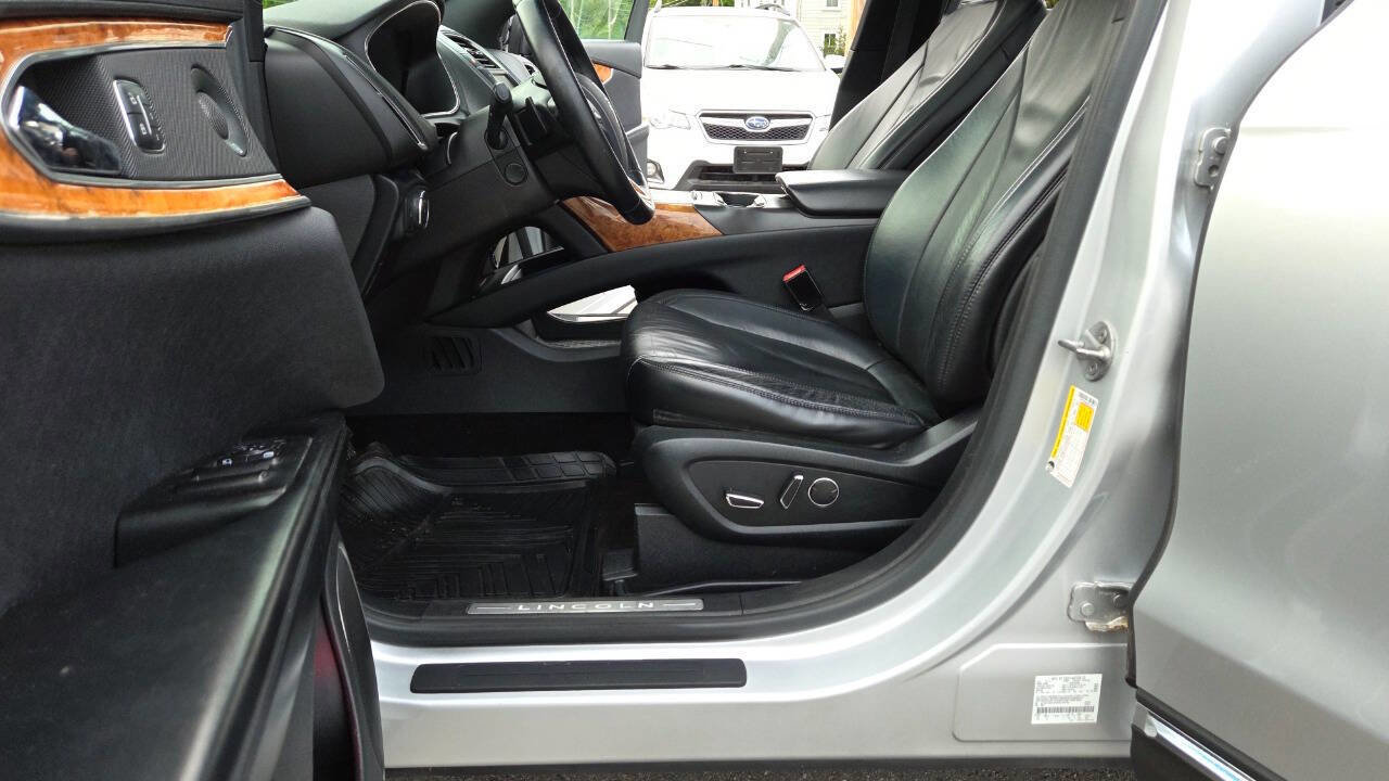 Used 2016 Lincoln MKX Select w/ Select Plus Package AWD/4WD image 25
