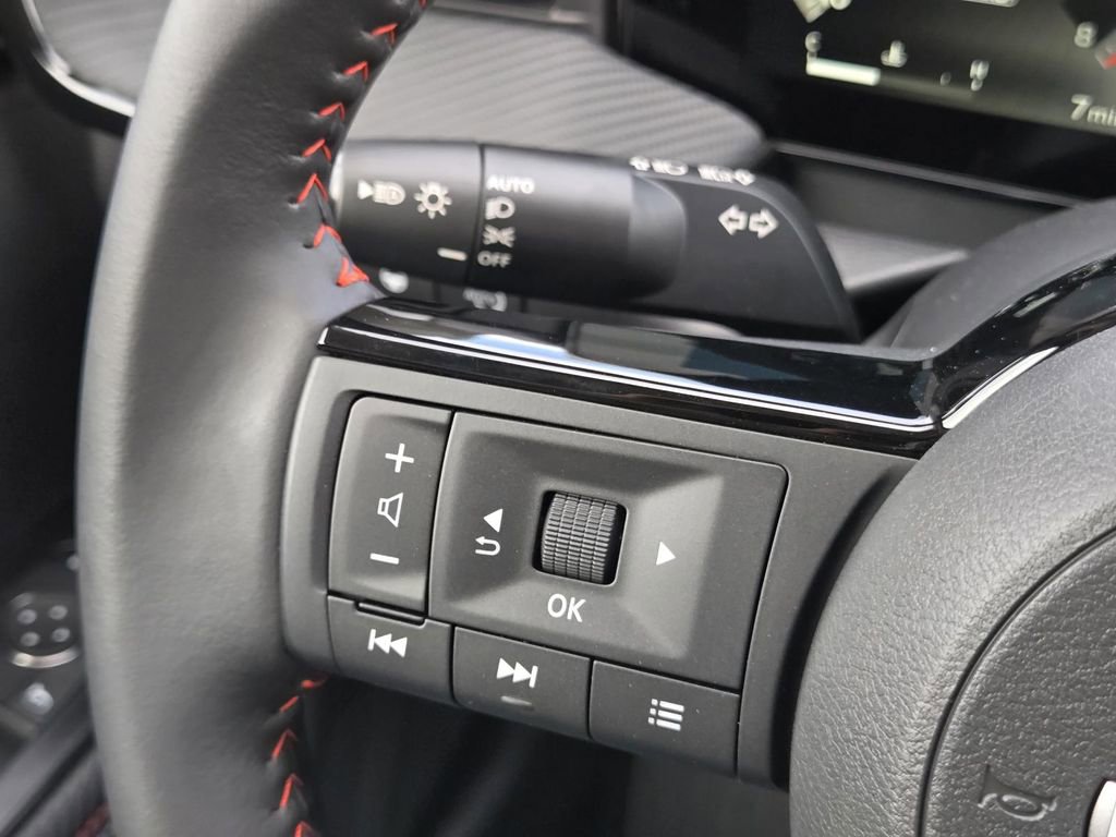 New 2026 Nissan Kicks SR w/ Cold Weather Package image 24