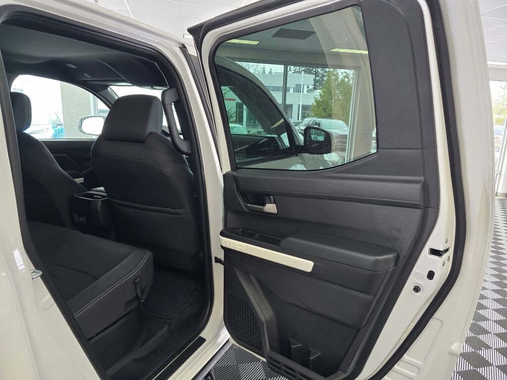 Used 2024 Toyota Tacoma TRD Sport w/ TRD Sport Upgrade Package image 40