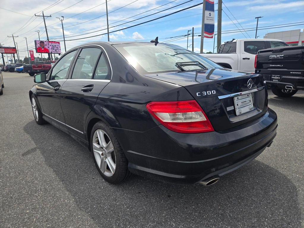 Used 2011 Mercedes-Benz C 300 4MATIC Sedan image 5