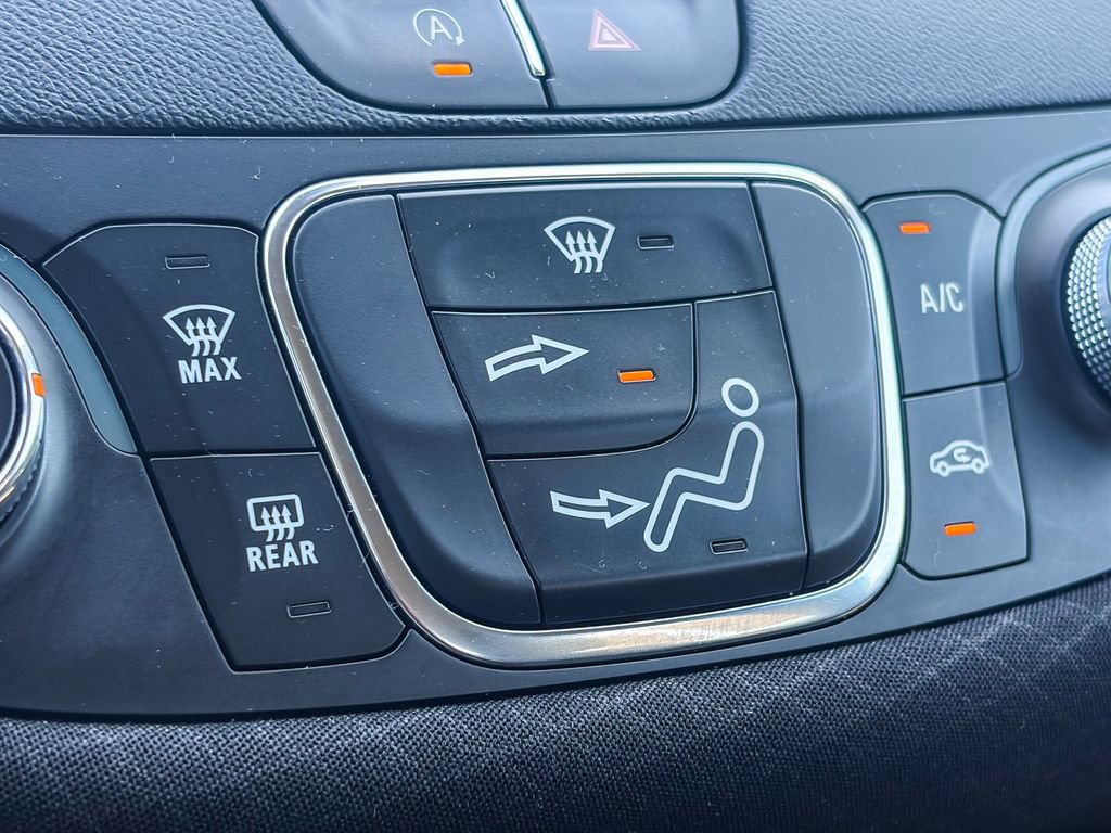 Used 2022 Chevrolet Malibu LS FWD image 36