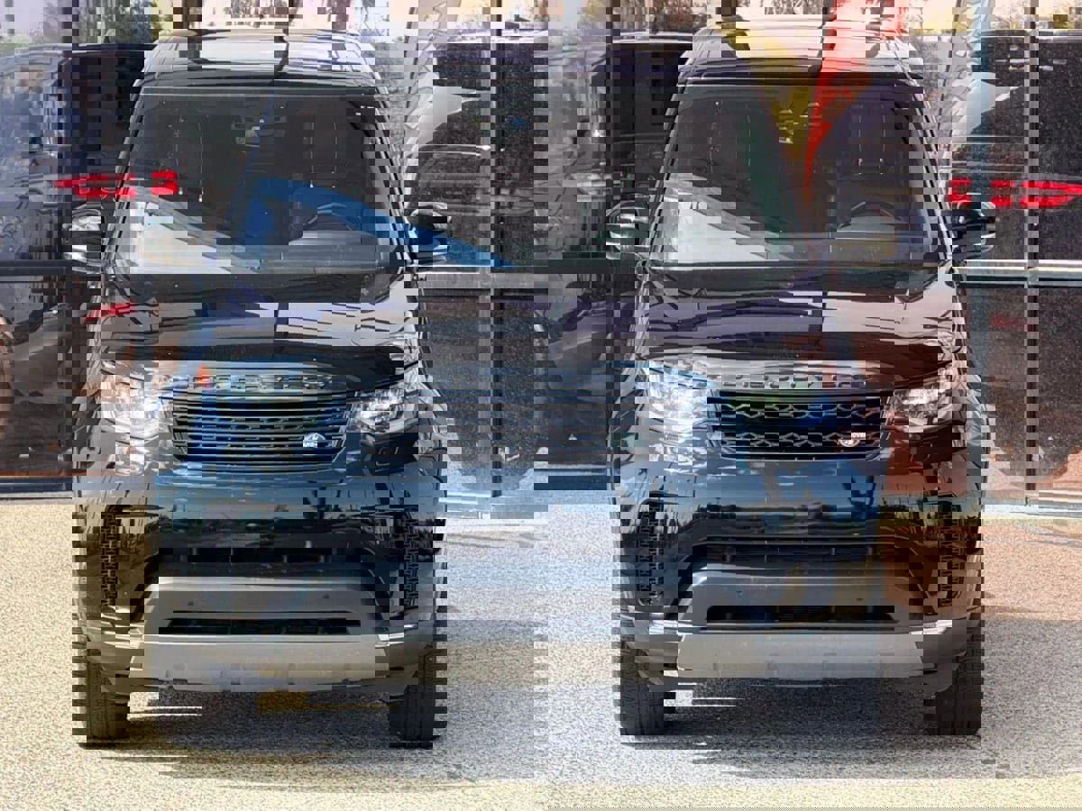 Used 2019 Land Rover Discovery HSE image 26