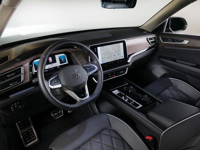 Used 2026 Volkswagen Atlas SEL Premium R-Line AWD/4WD image 3