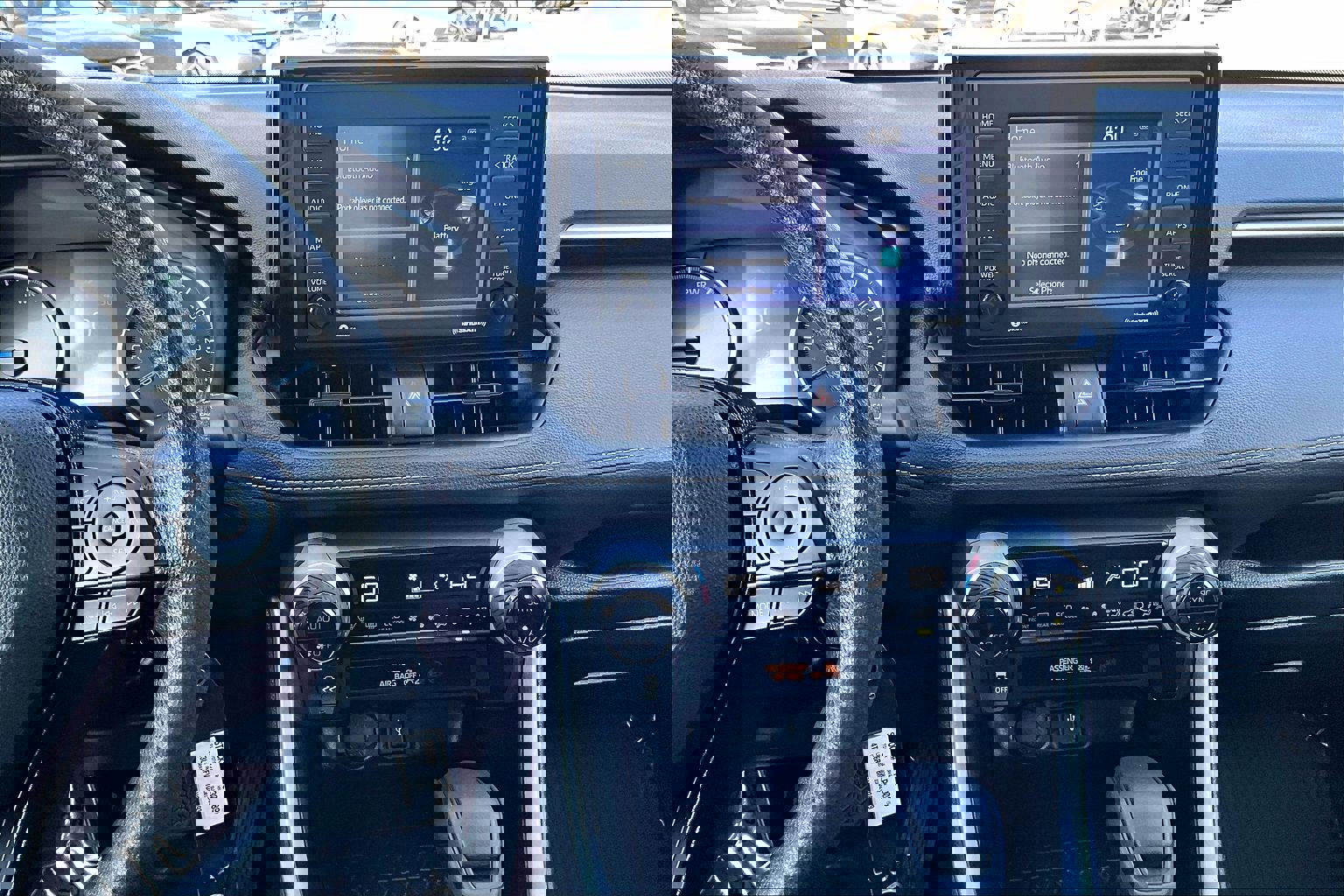 Used 2021 Toyota RAV4 LE image 6