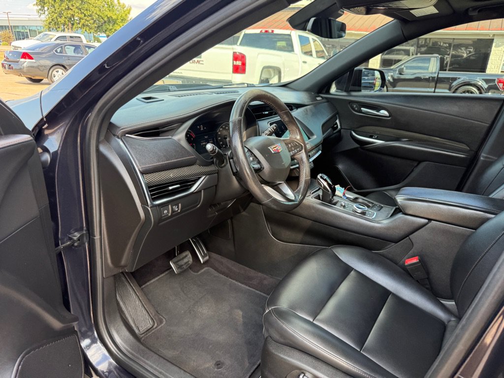 Used 2023 Cadillac XT4 Sport w/ Cold Weather Package FWD image 13
