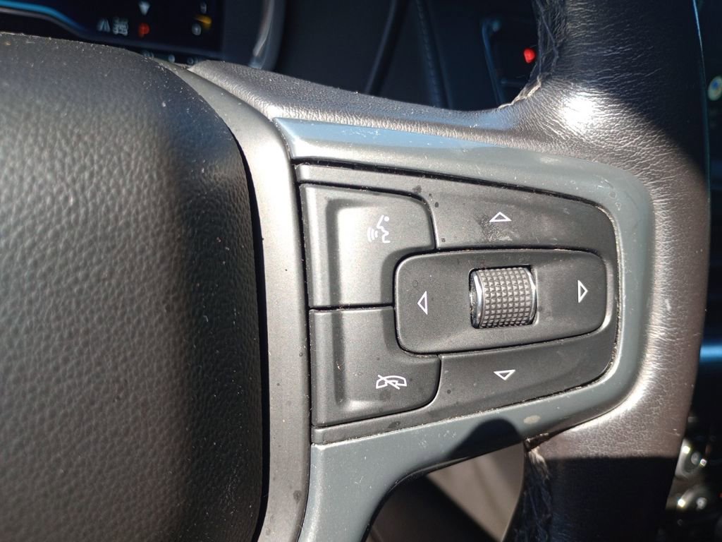 Used 2022 Chevrolet Suburban Z71 image 46