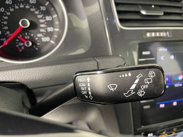 Used 2019 Volkswagen e-Golf SE w/ Driver Assistance Package image 12