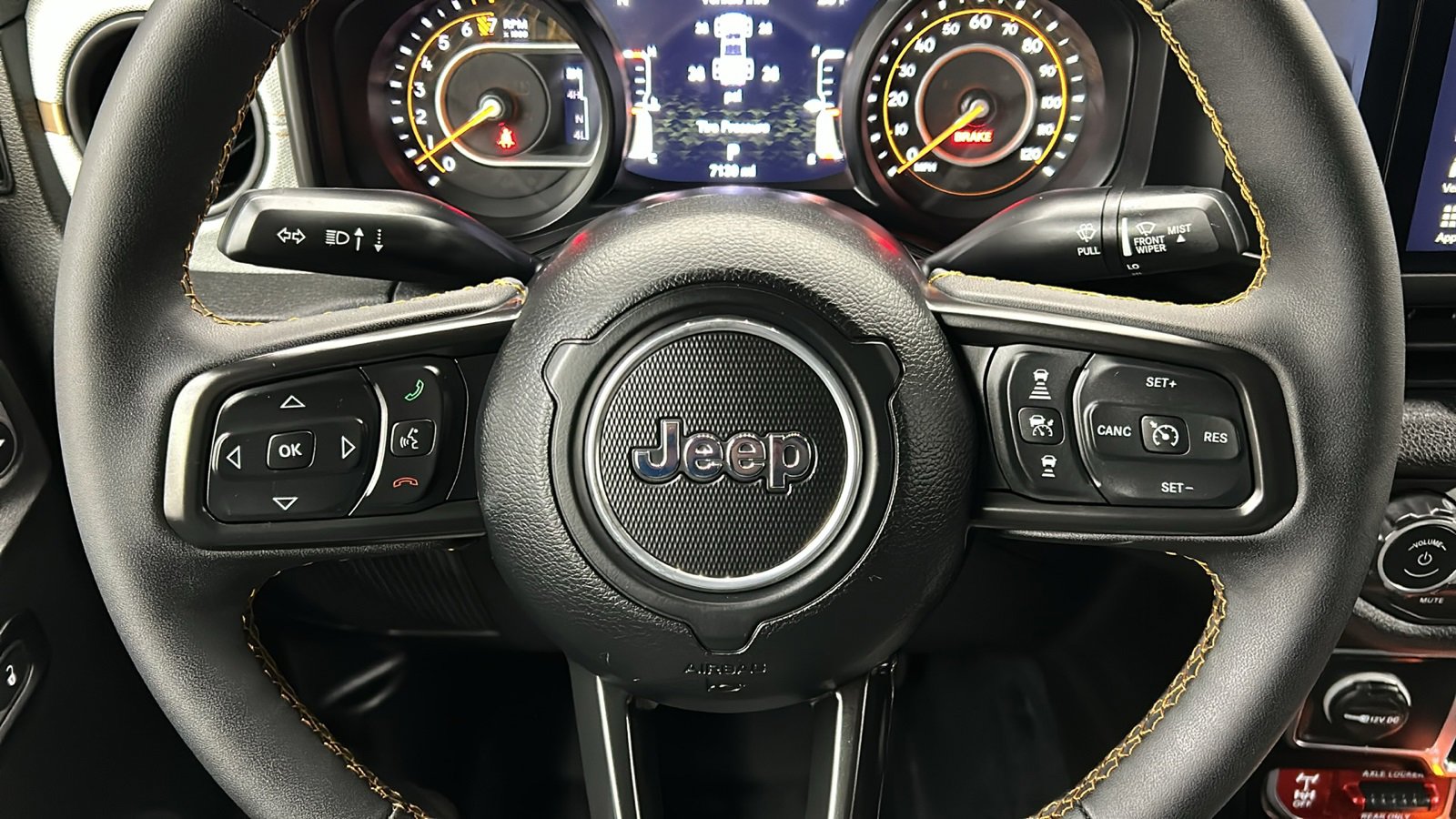 Used 2024 Jeep Gladiator Willys image 24