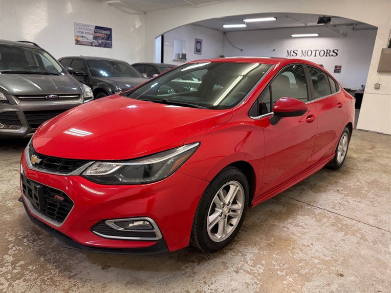Used 2017 Chevrolet Cruze LT w/ Sun And Sound Package image 3