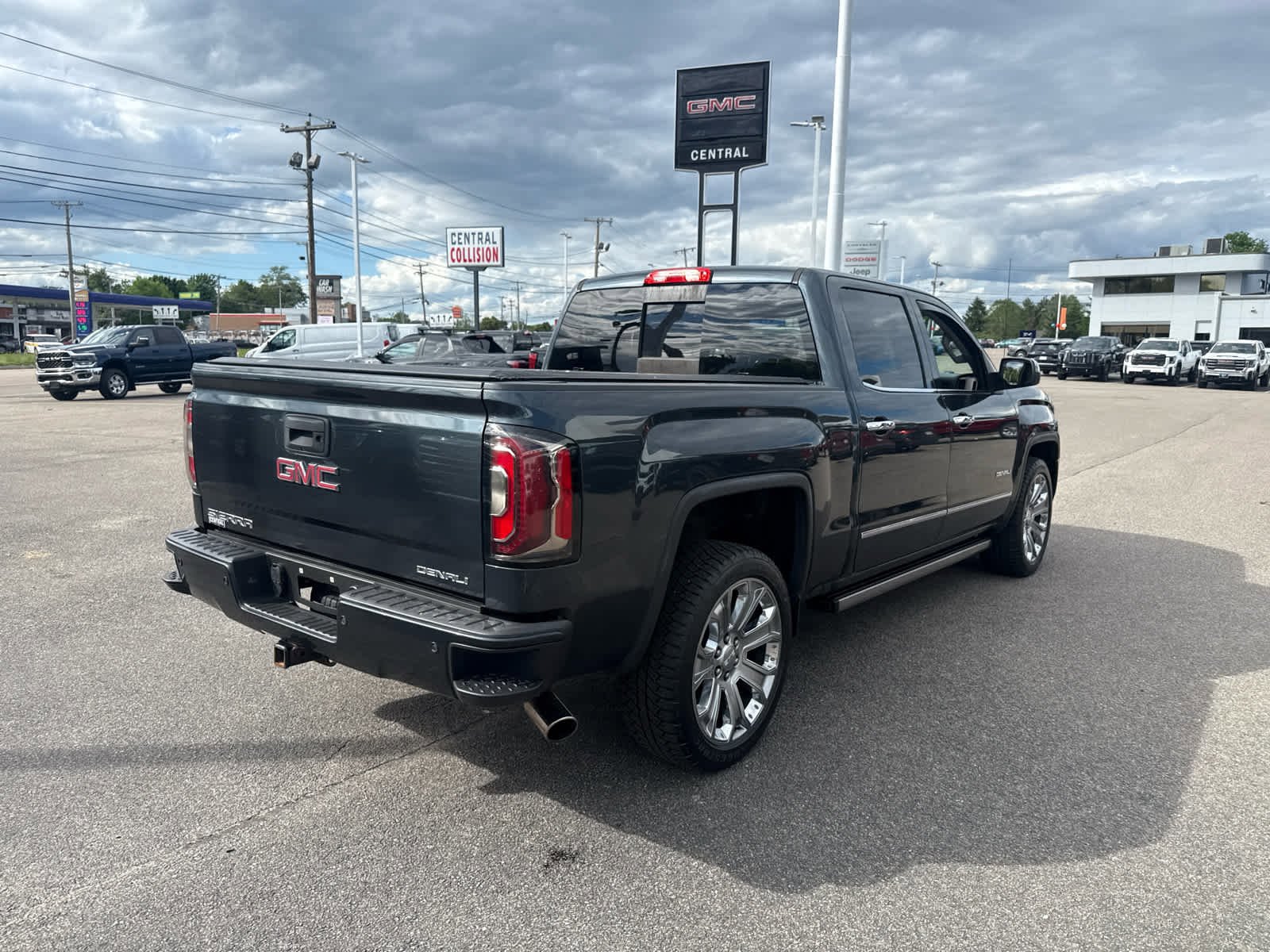 Used 2018 GMC Sierra 1500 Denali w/ Denali Ultimate Package AWD/4WD image 5