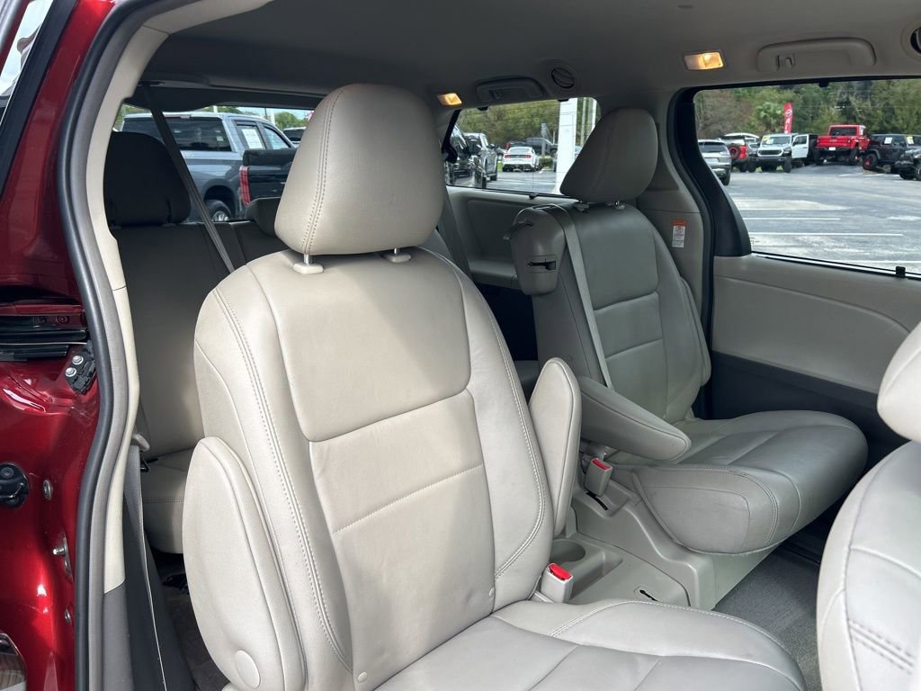 Used 2017 Toyota Sienna XLE w/ XLE Navigation Package image 51