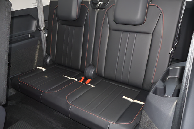 Certified 2024 Volkswagen Tiguan Wolfsburg Edition FWD image 18