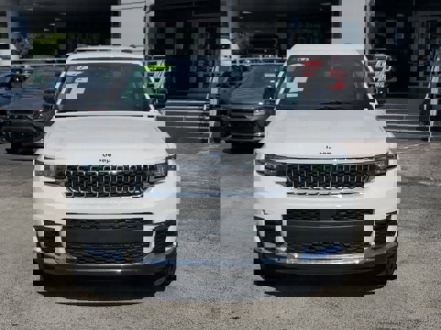 Used 2021 Jeep Grand Cherokee L Limited image 2