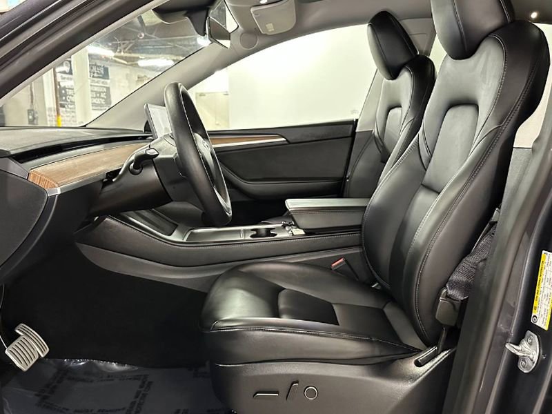 Used 2025 Tesla Model Y Performance AWD/4WD image 19