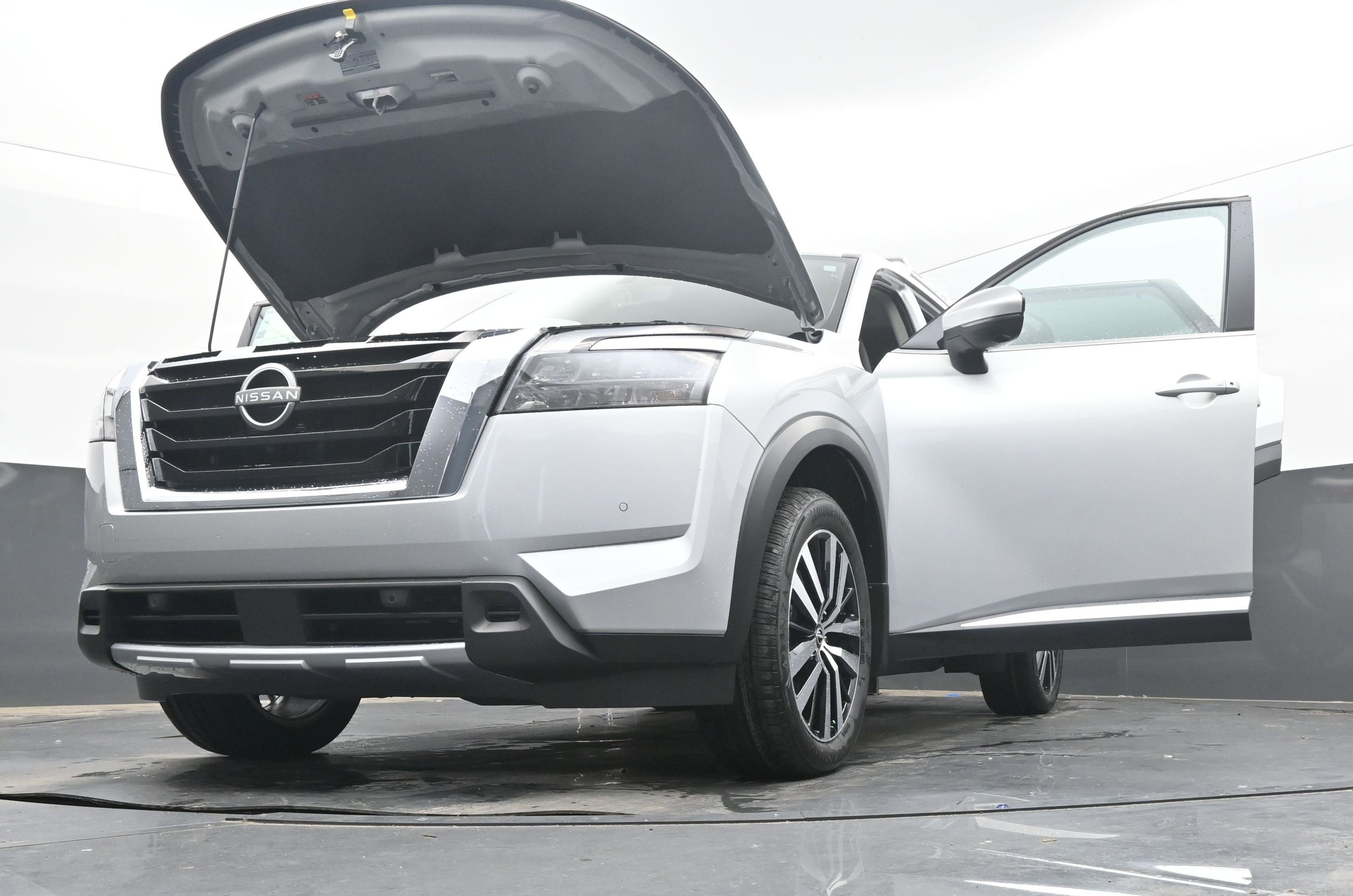 New 2025 Nissan Pathfinder Platinum w/ Cargo Package image 42