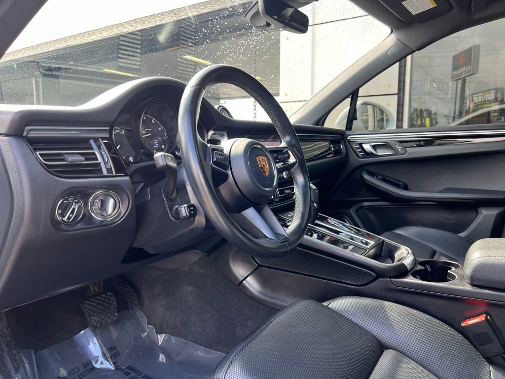 Used 2022 Porsche Macan image 2