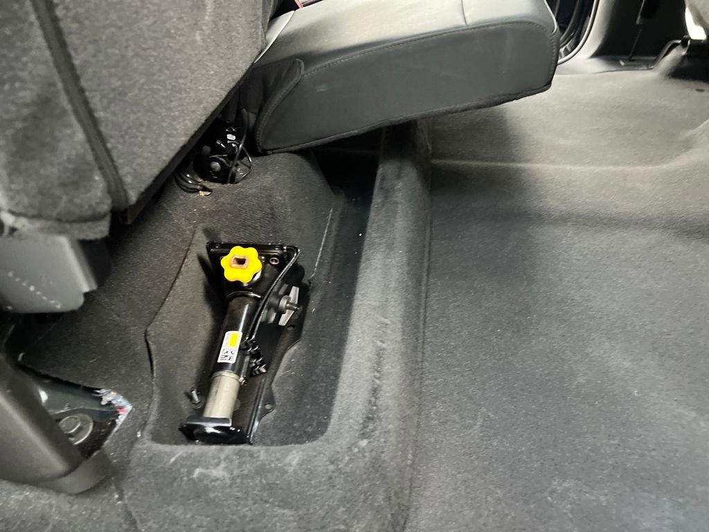 Used 2025 GMC Sierra 1500 SLT image 21