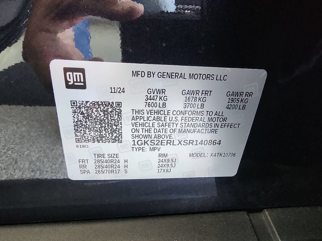 Certified 2025 GMC Yukon Denali Ultimate AWD/4WD image 34