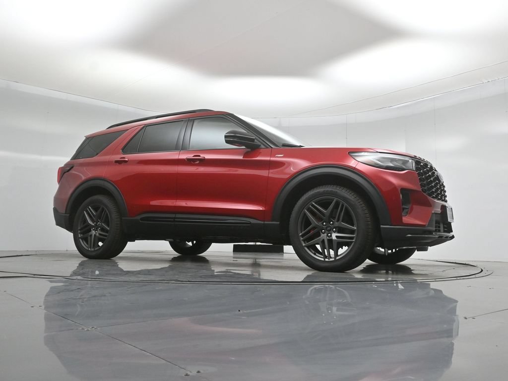 New 2026 Ford Explorer ST-Line w/ ST-Line Street Pack RWD image 3