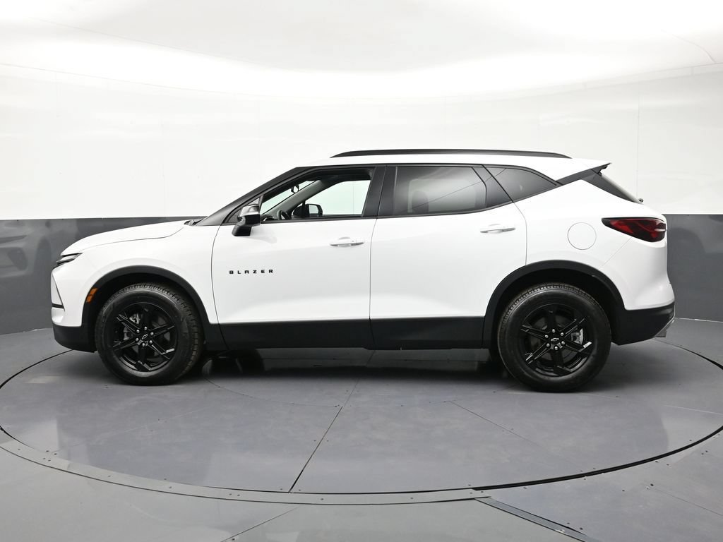 Used 2024 Chevrolet Blazer LT w/ Midnight/Sport Edition AWD/4WD image 2