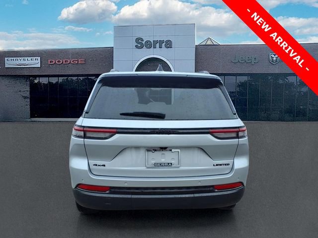 Used 2023 Jeep Grand Cherokee Limited w/ Black Appearance Package AWD/4WD image 5