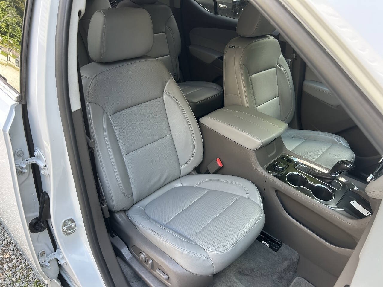 Used 2019 Chevrolet Traverse Premier w/ Driver Confidence II Package FWD image 24