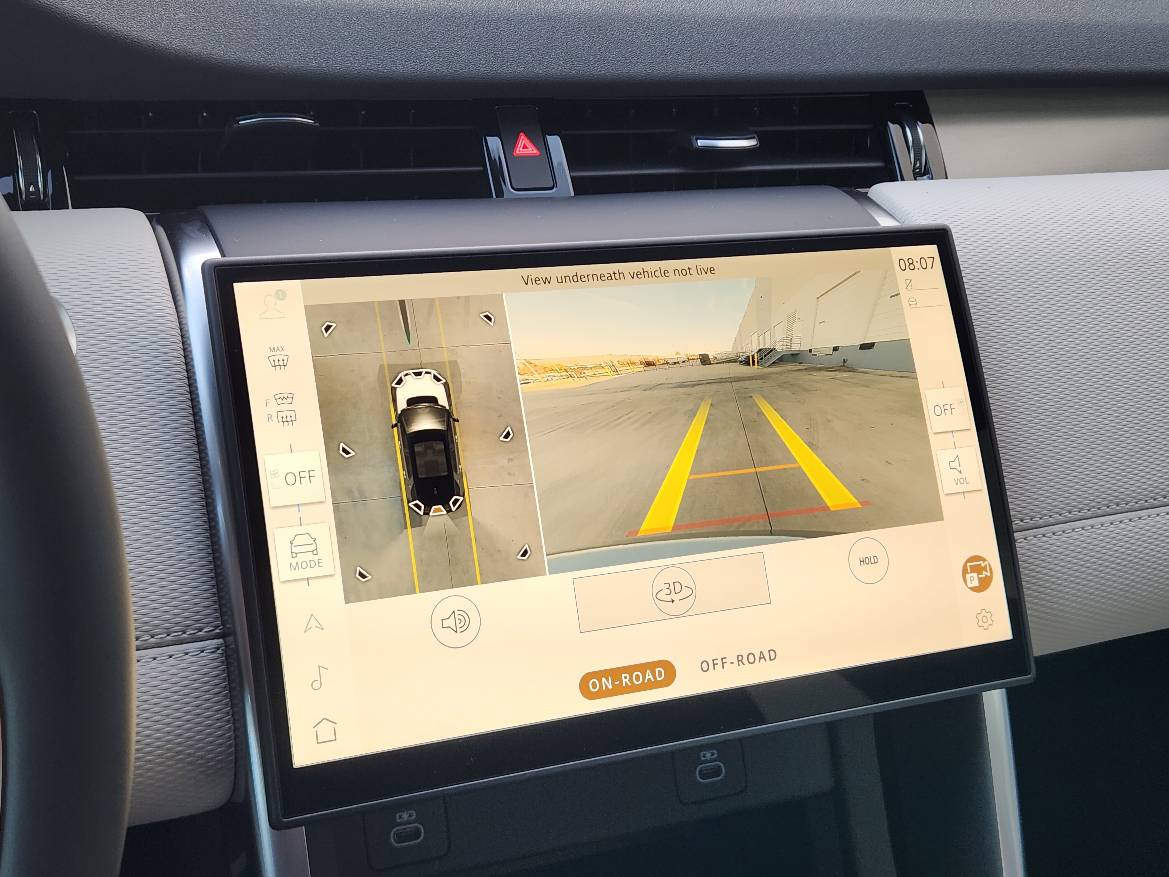 New 2025 Land Rover Discovery Sport Dynamic SE image 18