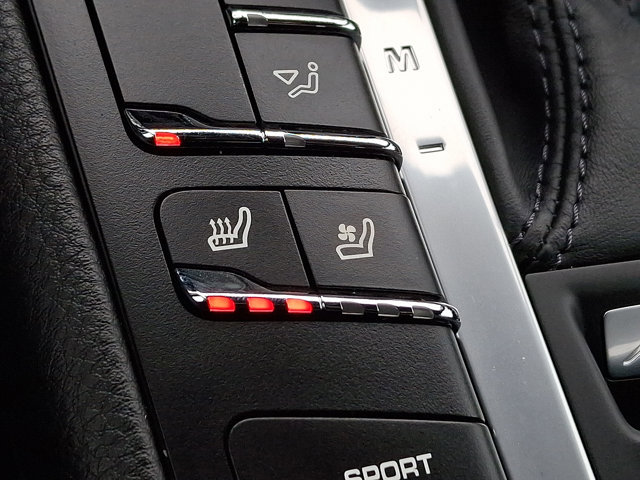 Used 2021 Porsche Macan image 26