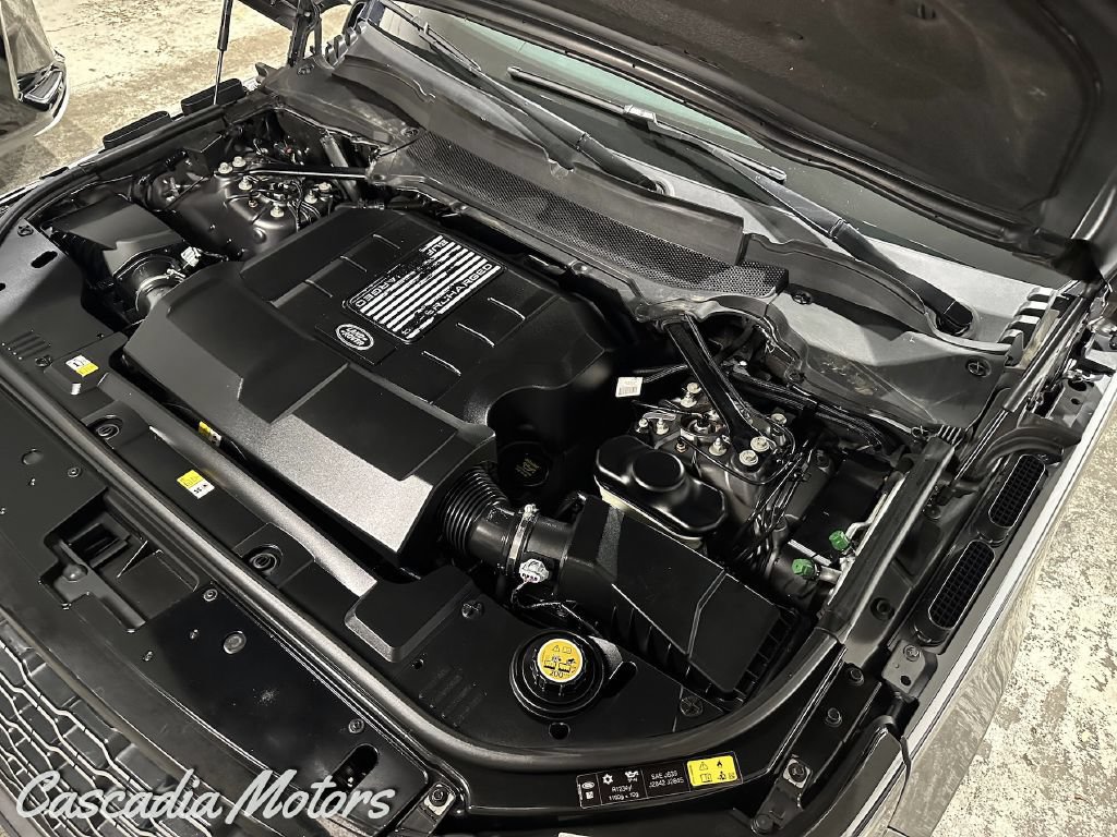 Used 2018 Land Rover Range Rover Supercharged AWD/4WD image 35