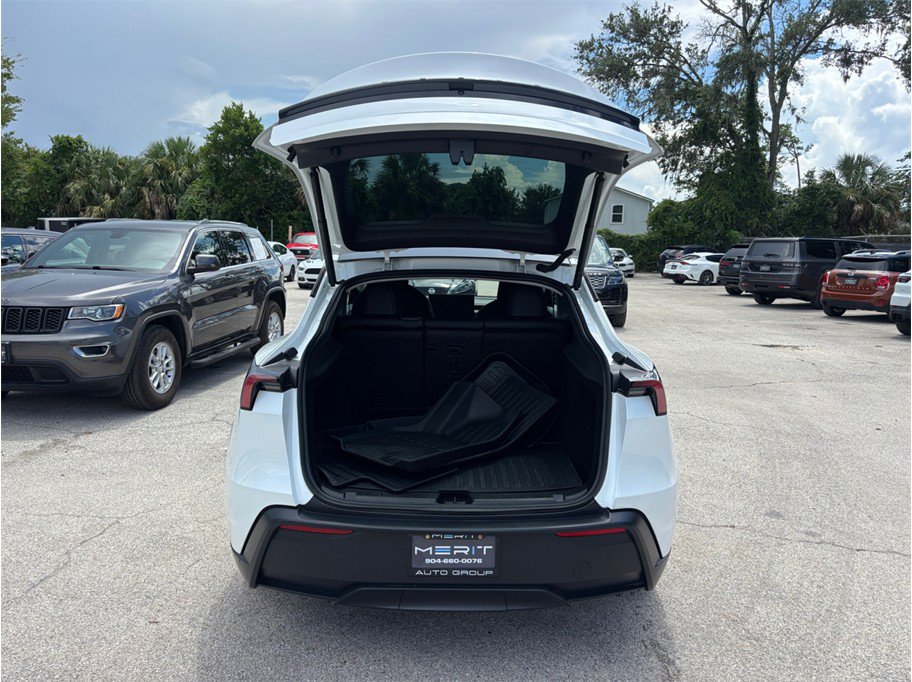 Used 2026 Tesla Model Y 2WD image 38