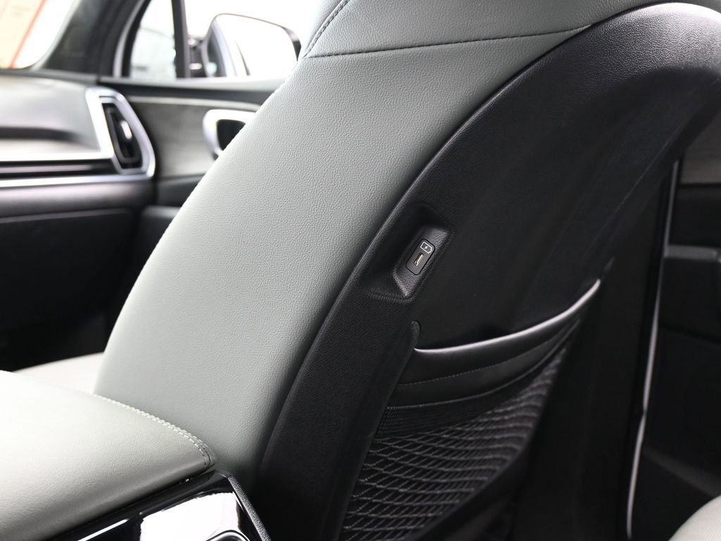 Used 2024 Kia Sorento SX Prestige w/ Sage Leather Package image 54