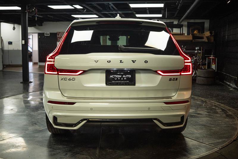Used 2024 Volvo XC60 B5 Core AWD/4WD image 6