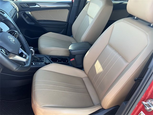 Used 2024 Volkswagen Tiguan SE R-Line image 27
