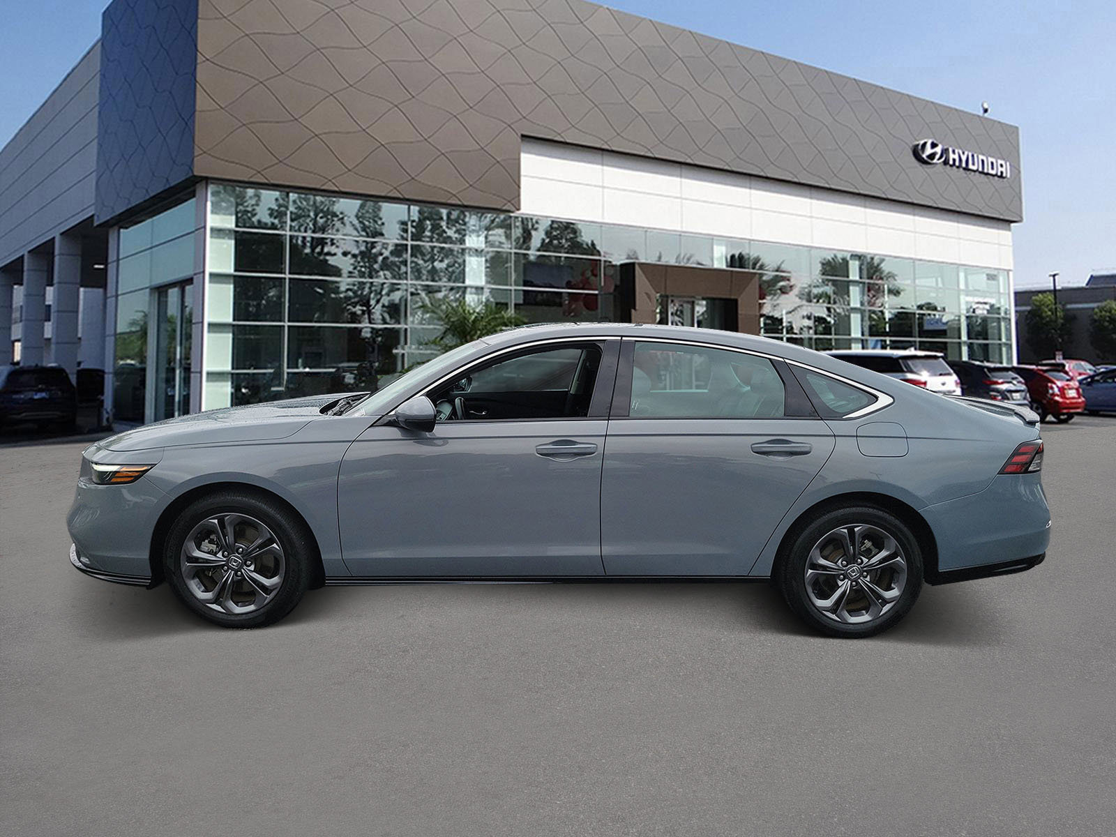 Used 2023 Honda Accord EX-L image 3