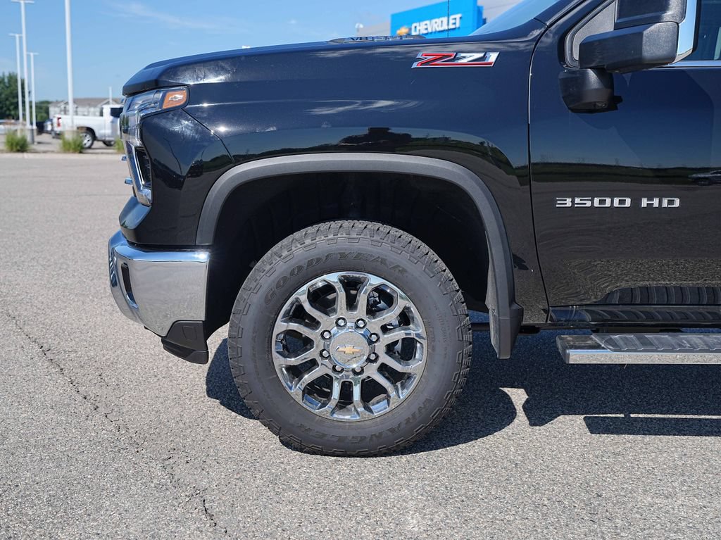 Used 2026 Chevrolet Silverado 3500 LTZ w/ LTZ Plus Package AWD/4WD image 11