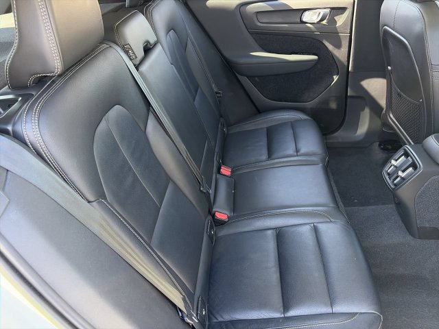 Certified 2023 Volvo XC40 B4 Ultimate w/ Climate Package FWD image 14