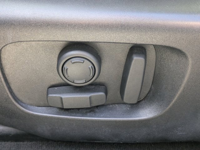 Used 2025 Land Rover Range Rover Velar Dynamic SE image 18