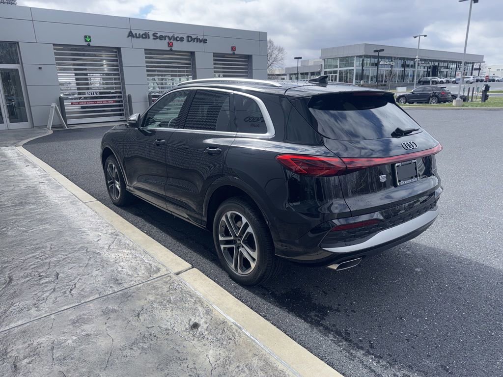 Certified 2025 Audi Q5 2.0T Premium Plus w/ Premium Plus image 22