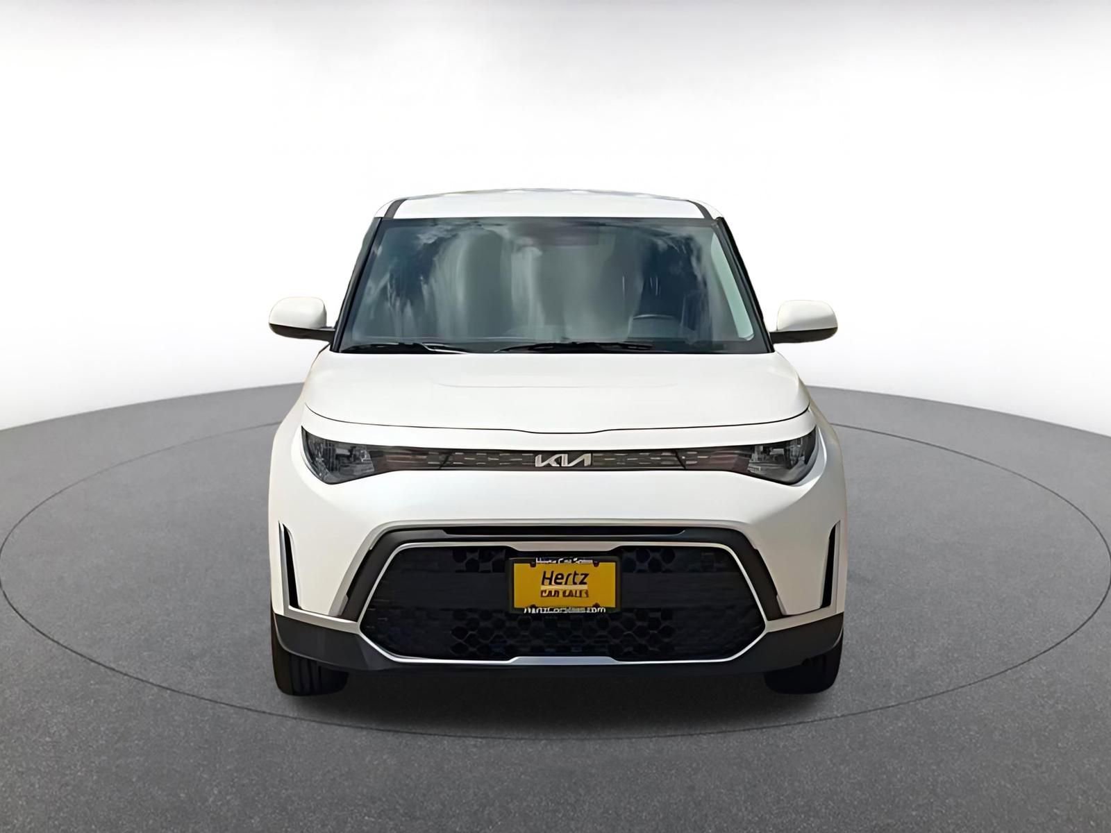Used 2025 Kia Soul LX w/ LX Technology Package FWD image 4