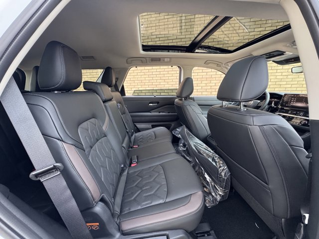 New 2026 Nissan Pathfinder Platinum w/ Cargo Package image 11